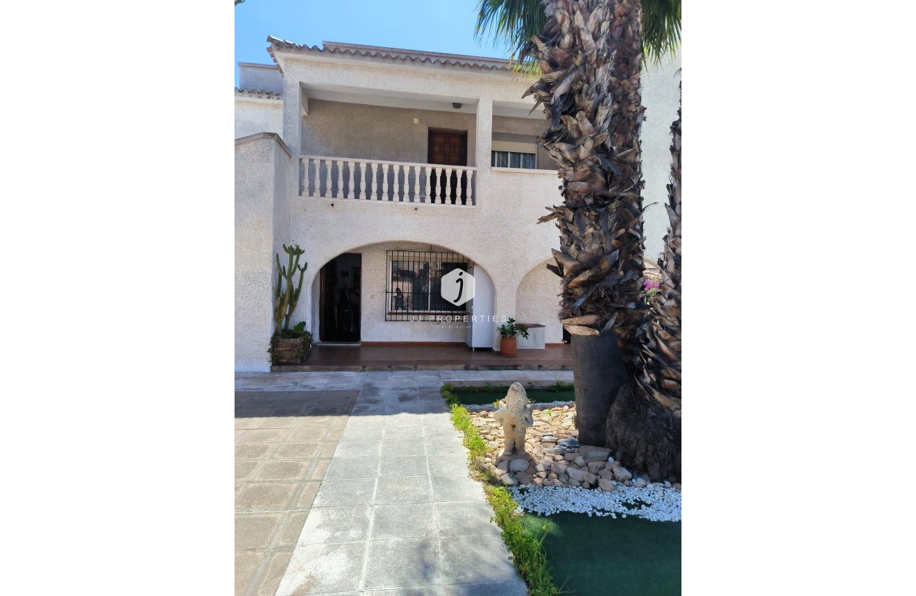 Resale - Chalet -
Orihuela Costa - Cabo Roig