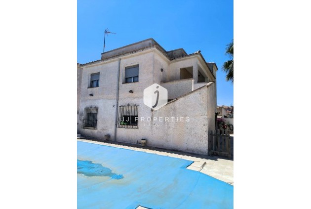 Resale - Chalet -
Orihuela Costa - Cabo Roig