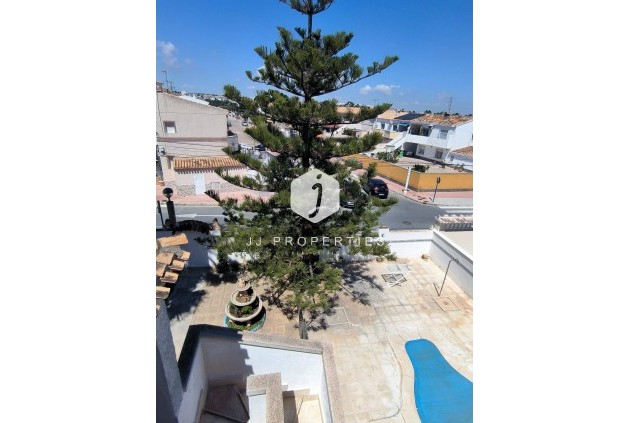 Resale - Chalet -
Orihuela Costa - Cabo Roig