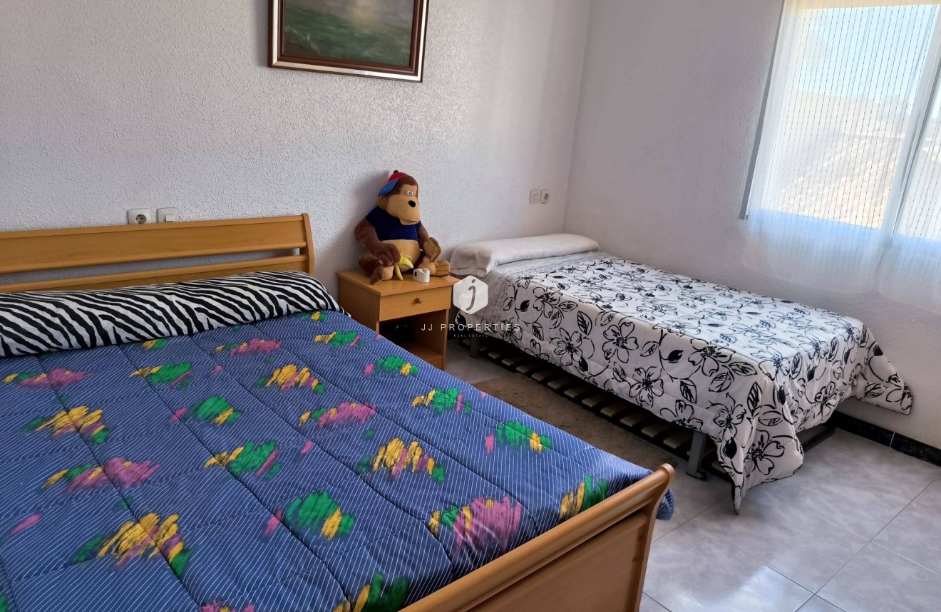 Resale - Chalet -
Orihuela Costa - Cabo Roig