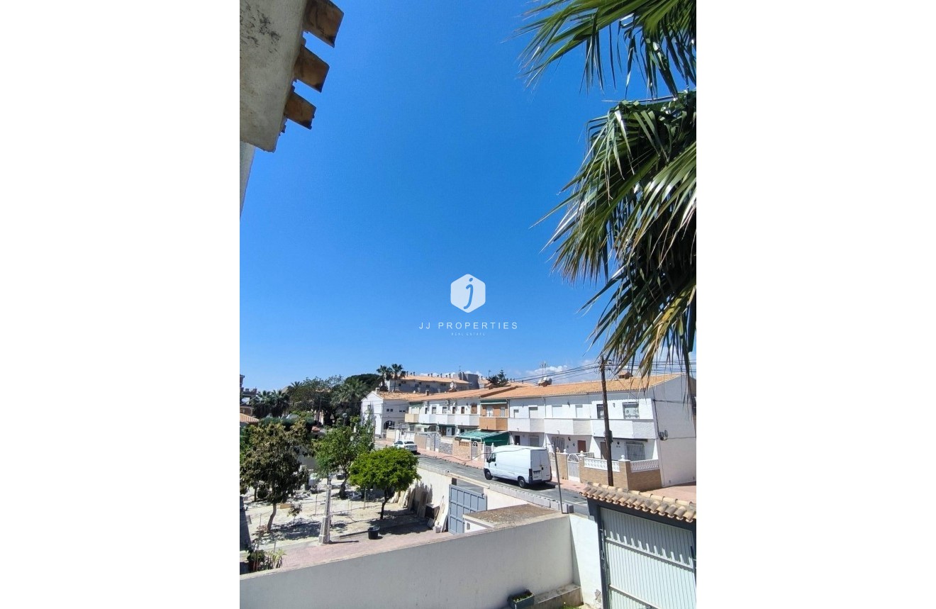 Resale - Chalet -
Orihuela Costa - Cabo Roig