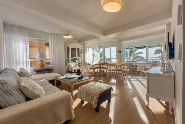 Resale - Apartment / flat -
Torrevieja - Centro