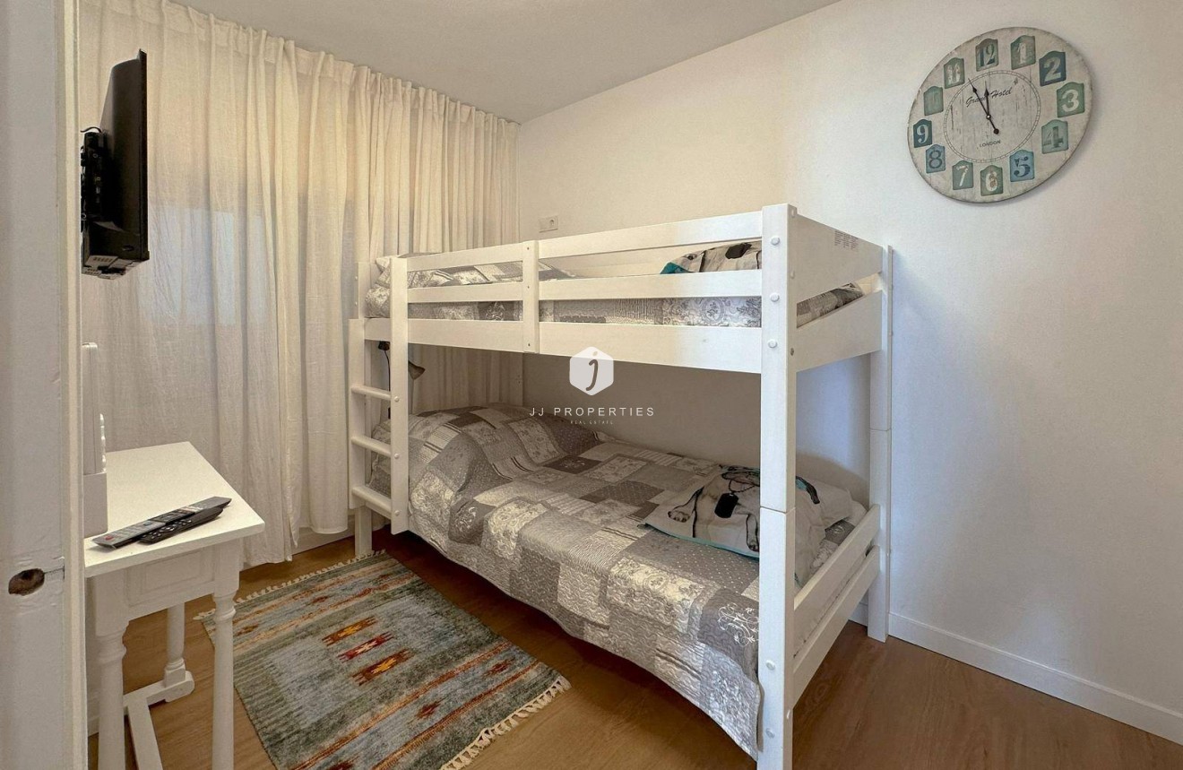 Resale - Apartment / flat -
Torrevieja - Centro