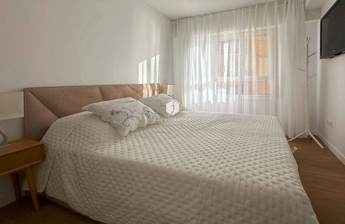 Resale - Apartment / flat -
Torrevieja - Centro