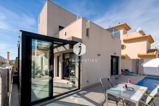 Resale - Villa -
Torrevieja - Aguas Nuevas 2