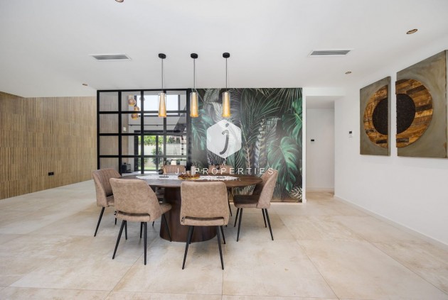 D'occasion - Villa -
Torrevieja - Costa Blanca