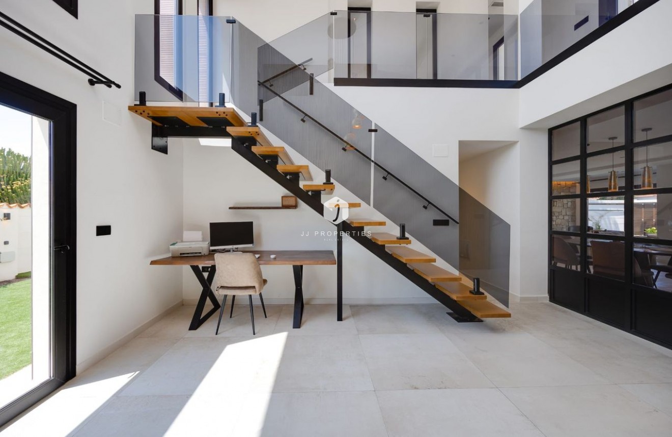 D'occasion - Villa -
Torrevieja - Costa Blanca