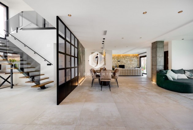 D'occasion - Villa -
Torrevieja - Costa Blanca