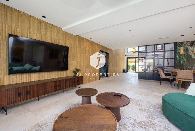 D'occasion - Villa -
Torrevieja - Costa Blanca