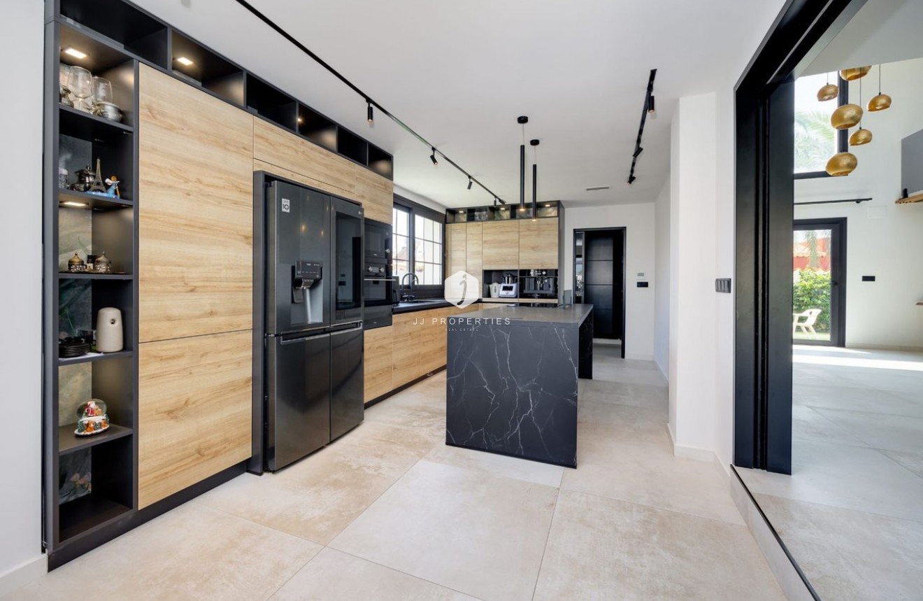 D'occasion - Villa -
Torrevieja - Costa Blanca