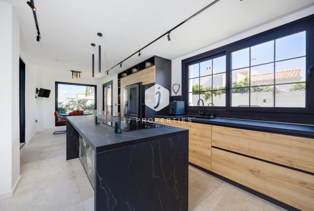 D'occasion - Villa -
Torrevieja - Costa Blanca