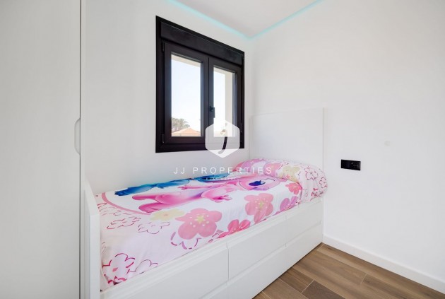 D'occasion - Villa -
Torrevieja - Costa Blanca