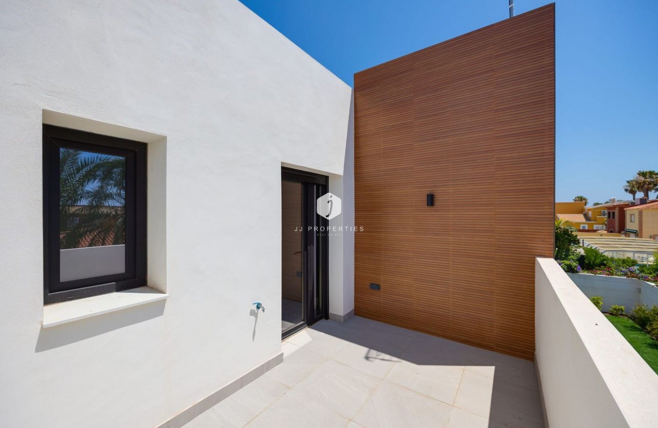 D'occasion - Villa -
Torrevieja - Costa Blanca