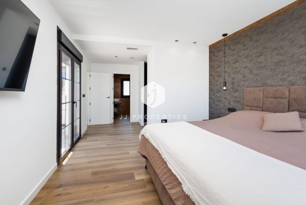 D'occasion - Villa -
Torrevieja - Costa Blanca