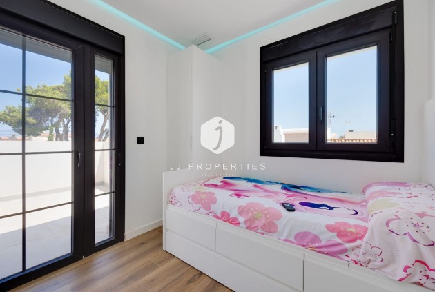 D'occasion - Villa -
Torrevieja - Costa Blanca