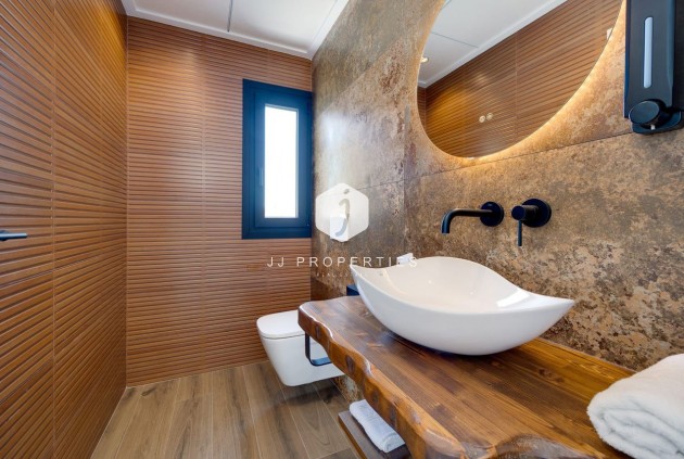 D'occasion - Villa -
Torrevieja - Costa Blanca