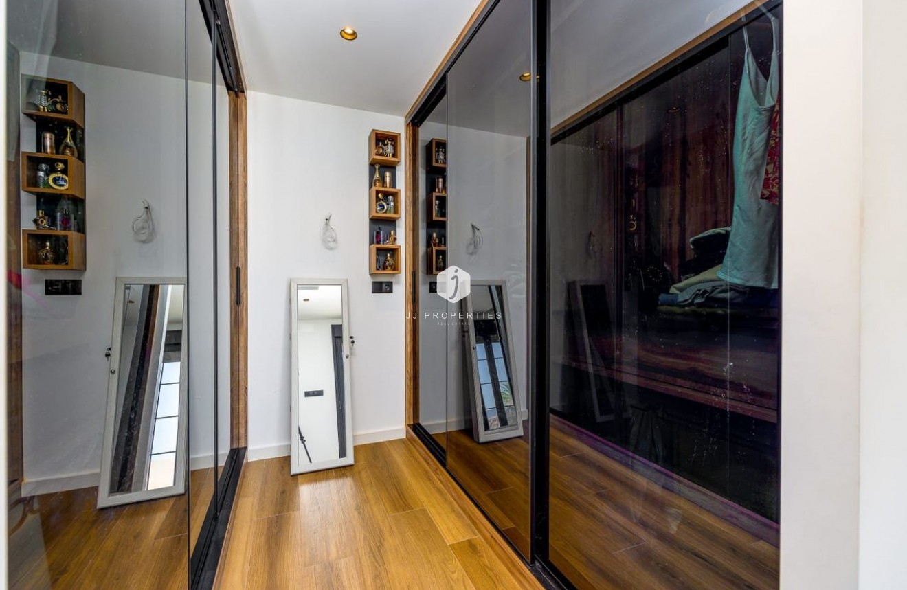 D'occasion - Villa -
Torrevieja - Costa Blanca