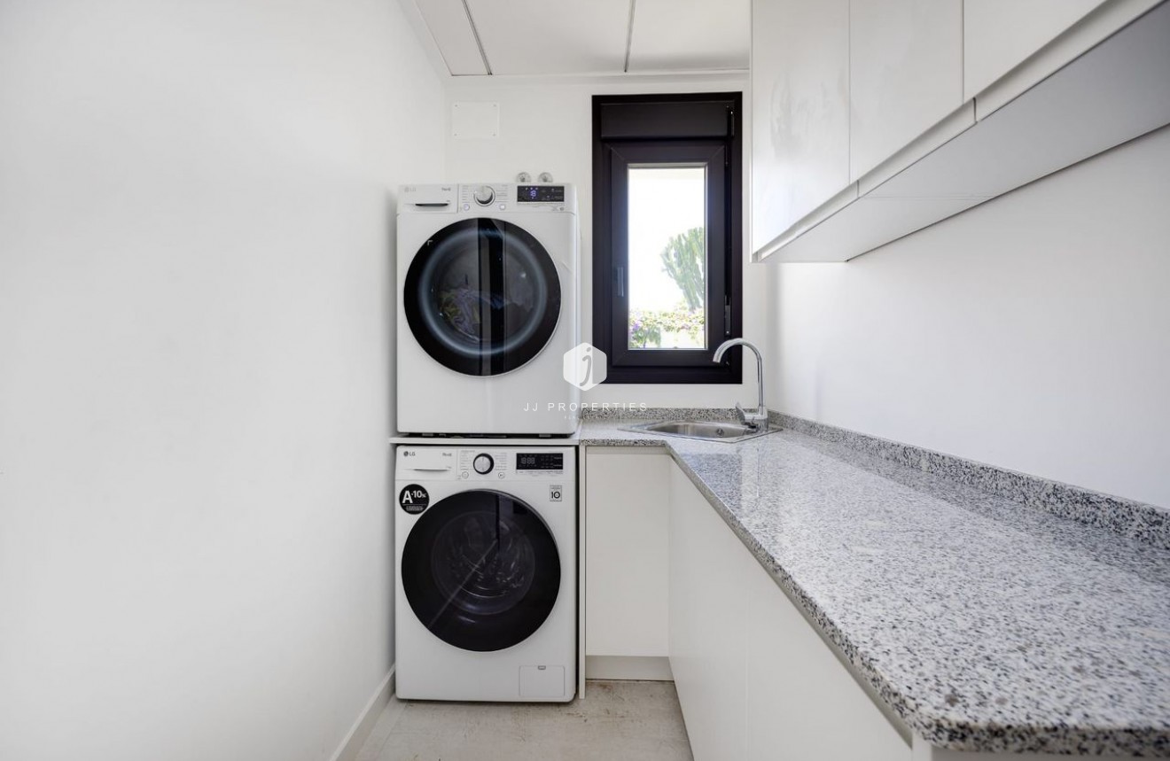 D'occasion - Villa -
Torrevieja - Costa Blanca