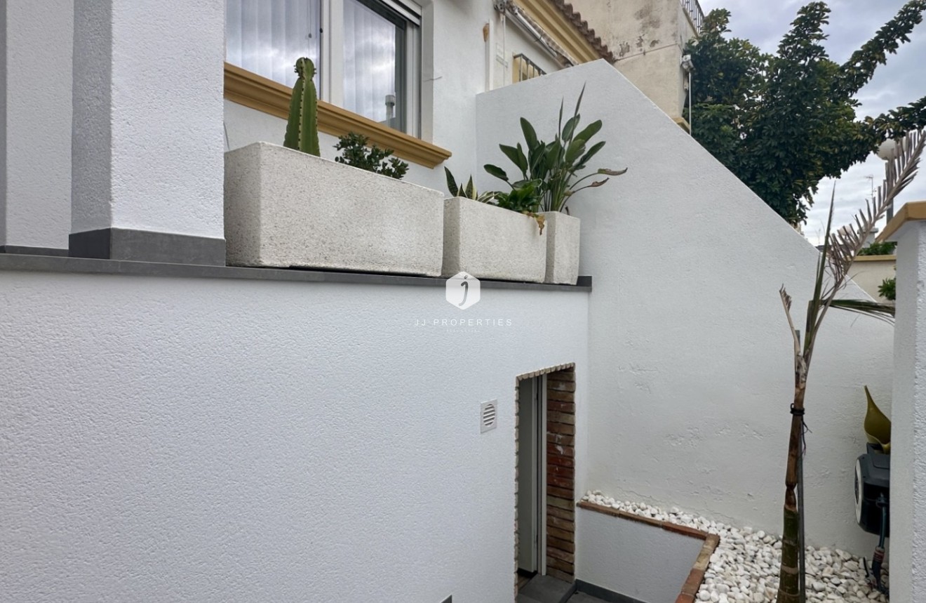 Tweedehands - Chalet -
Orihuela Costa - Costa Blanca