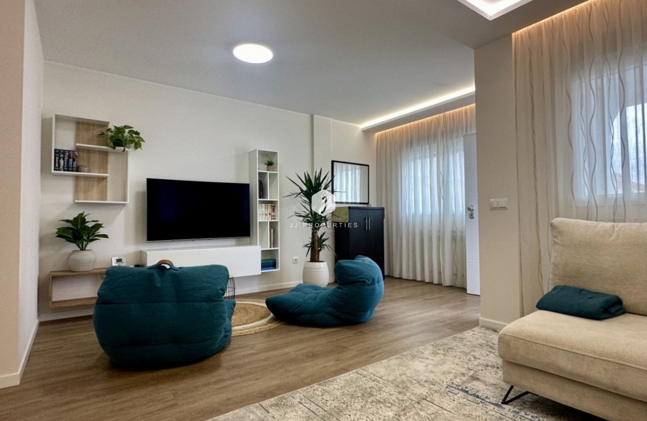 Tweedehands - Chalet -
Orihuela Costa - Costa Blanca