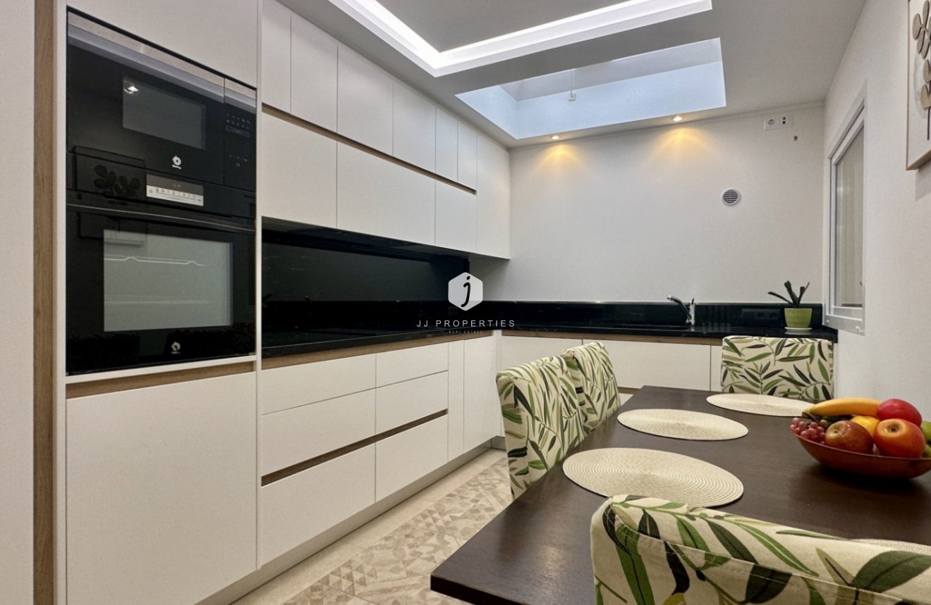 Tweedehands - Chalet -
Orihuela Costa - Costa Blanca