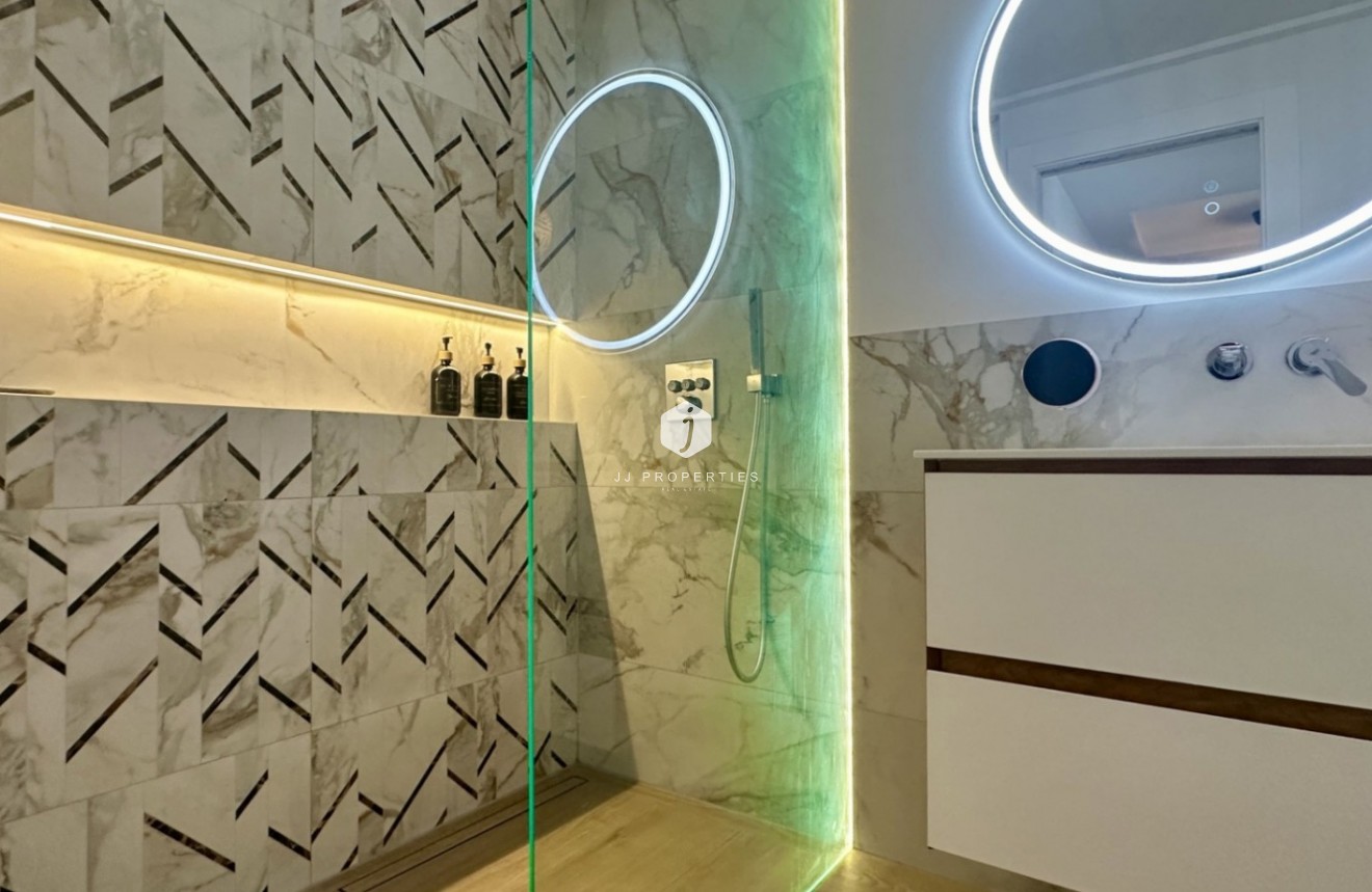 Tweedehands - Chalet -
Orihuela Costa - Costa Blanca