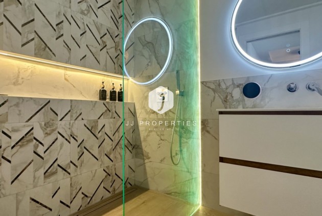 Tweedehands - Chalet -
Orihuela Costa - Costa Blanca