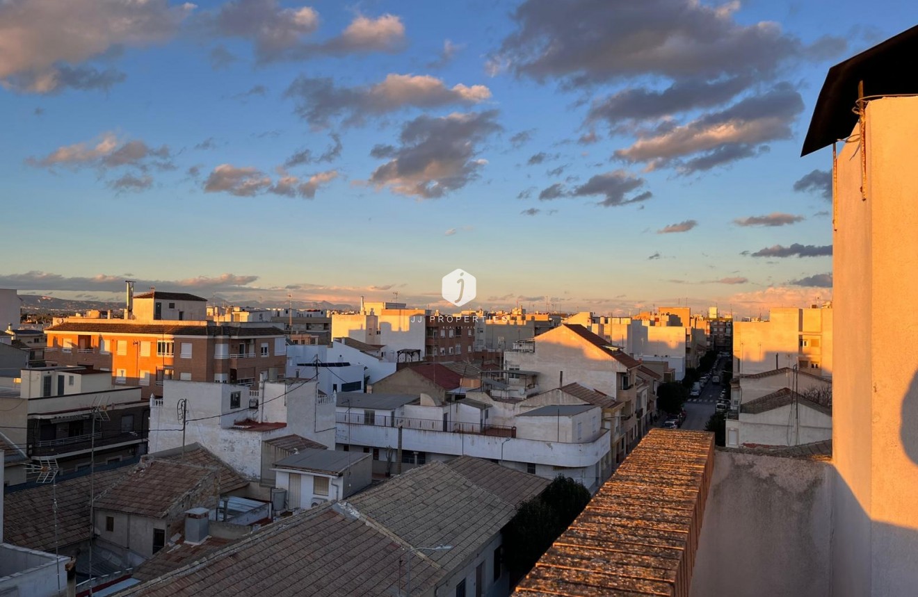 Aus zweiter Hand - Wohnung -
Almoradí - Centro Urbano 2