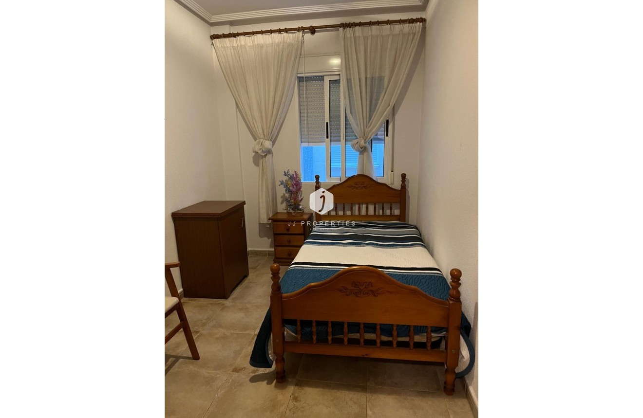 Aus zweiter Hand - Wohnung -
Almoradí - Centro Urbano 2