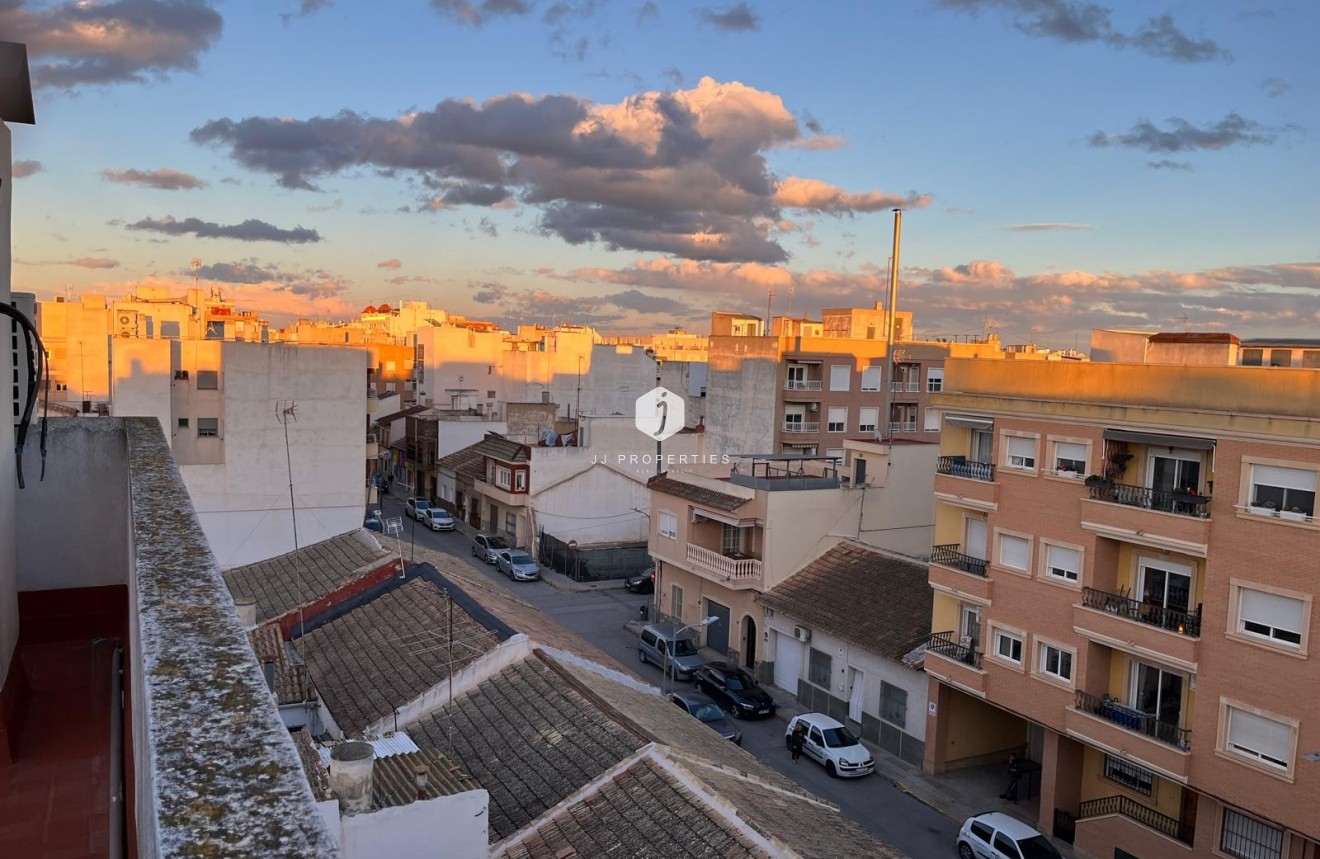 Aus zweiter Hand - Wohnung -
Almoradí - Centro Urbano 2