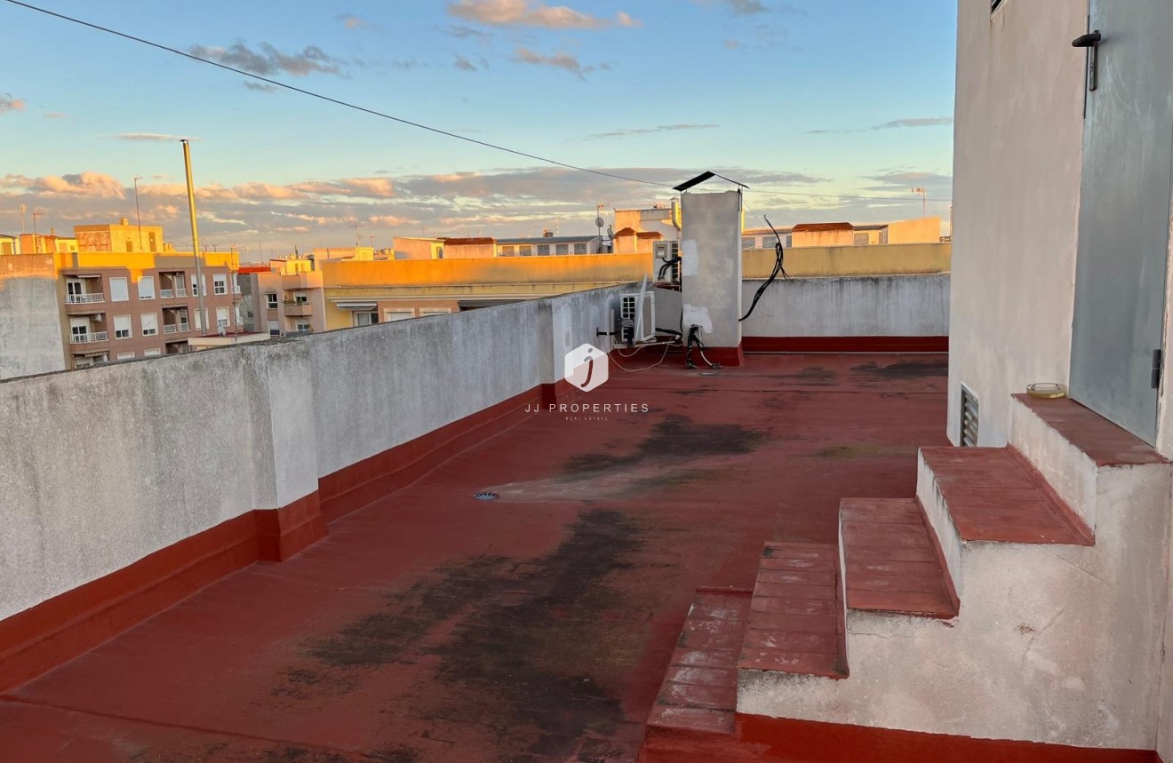 Aus zweiter Hand - Wohnung -
Almoradí - Centro Urbano 2