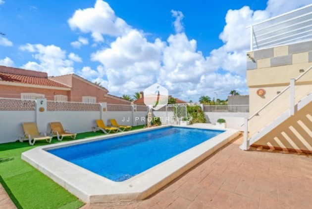 Aus zweiter Hand - Villa -
Rojales - Inland