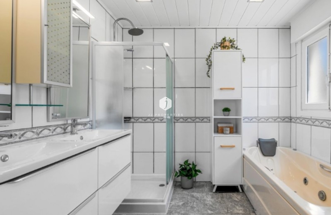 Aus zweiter Hand - Villa -
Rojales - Inland