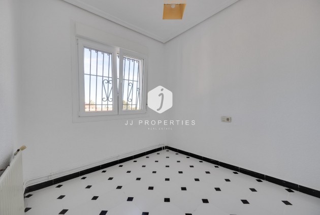 Aus zweiter Hand - Villa -
Torrevieja - La Siesta - El Salado - Torreta