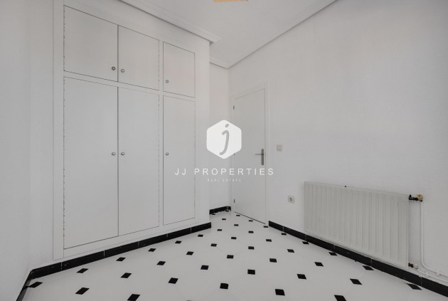 Aus zweiter Hand - Villa -
Torrevieja - La Siesta - El Salado - Torreta