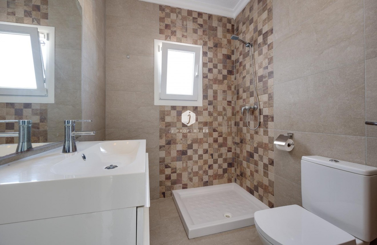 Aus zweiter Hand - Villa -
Torrevieja - La Siesta - El Salado - Torreta