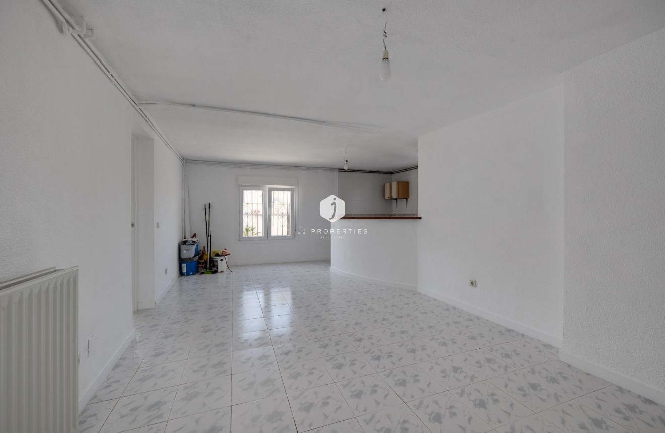 Aus zweiter Hand - Villa -
Torrevieja - La Siesta - El Salado - Torreta