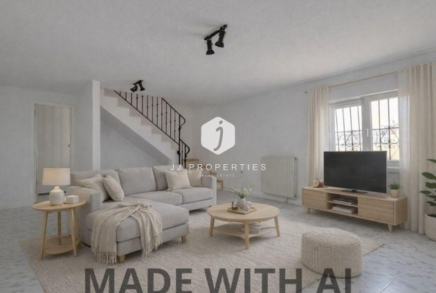 Aus zweiter Hand - Villa -
Torrevieja - La Siesta - El Salado - Torreta