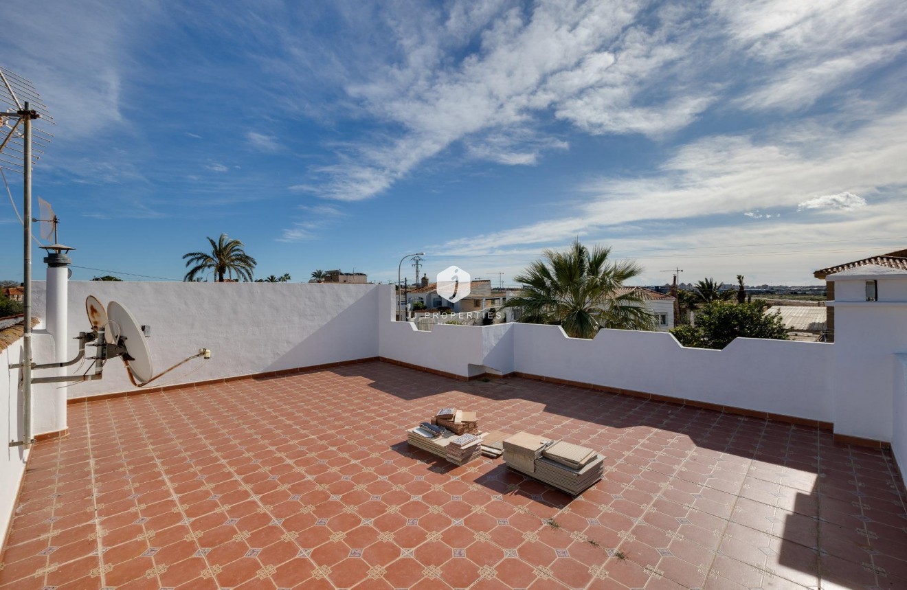 Aus zweiter Hand - Villa -
Torrevieja - La Siesta - El Salado - Torreta