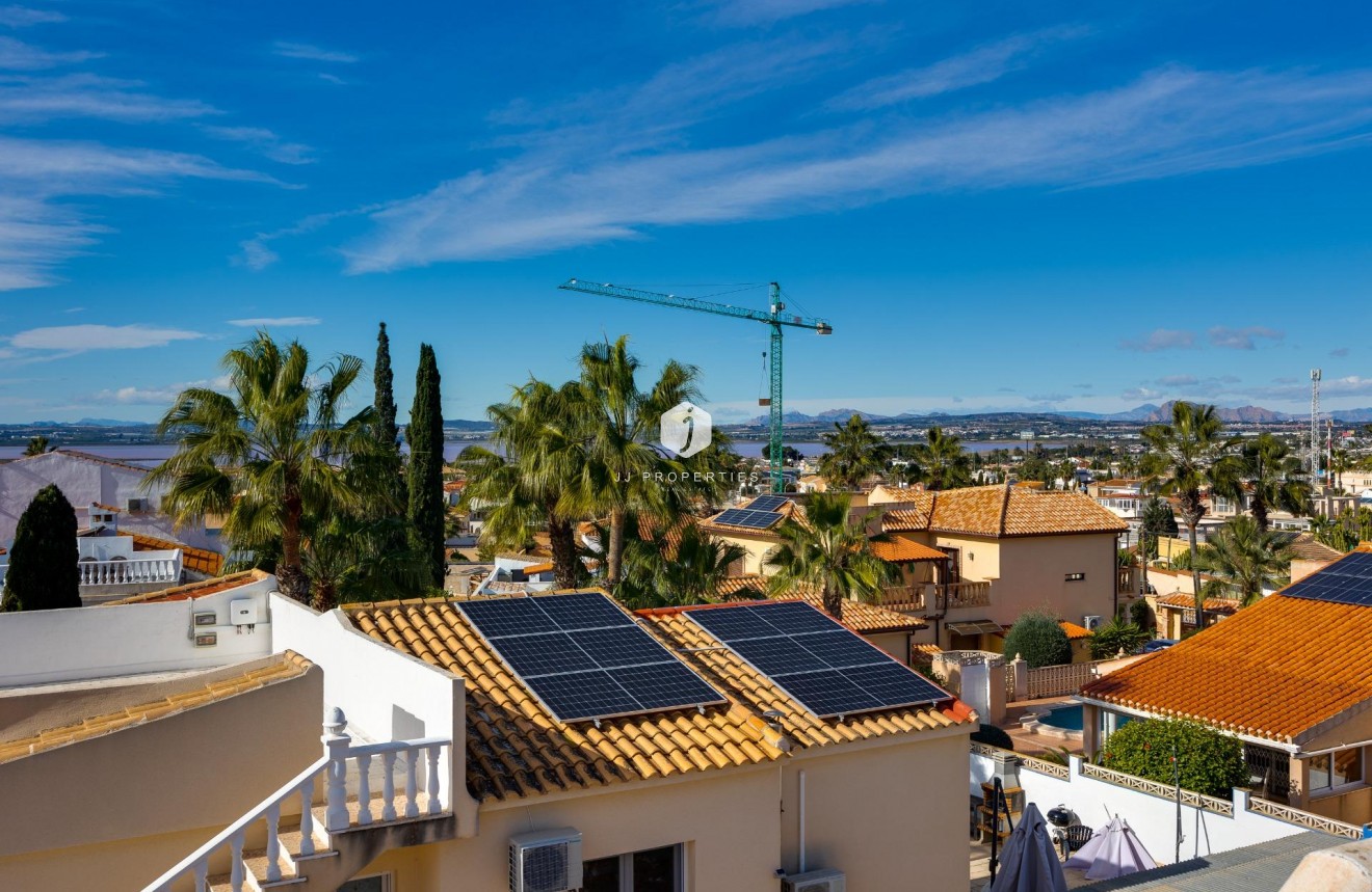 Aus zweiter Hand - Villa -
Torrevieja - La Siesta - El Salado - Torreta