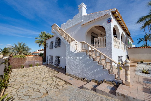 Aus zweiter Hand - Villa -
Torrevieja - La Siesta - El Salado - Torreta