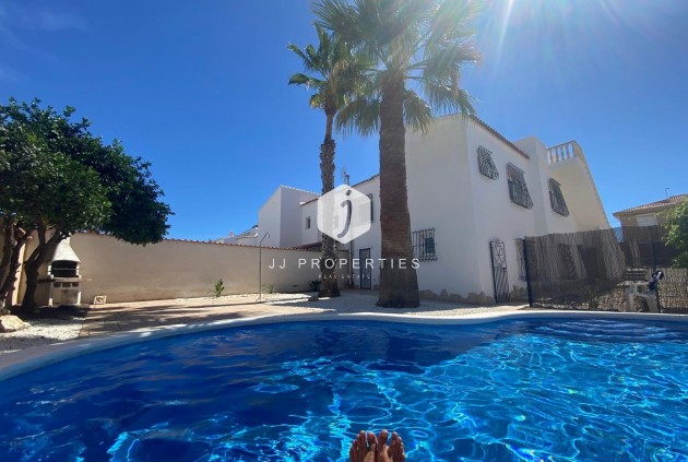 Aus zweiter Hand - Villa -
Torrevieja - La Siesta - El Salado - Torreta