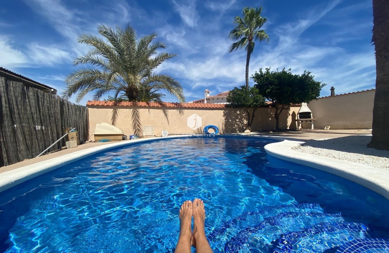 Aus zweiter Hand - Villa -
Torrevieja - La Siesta - El Salado - Torreta