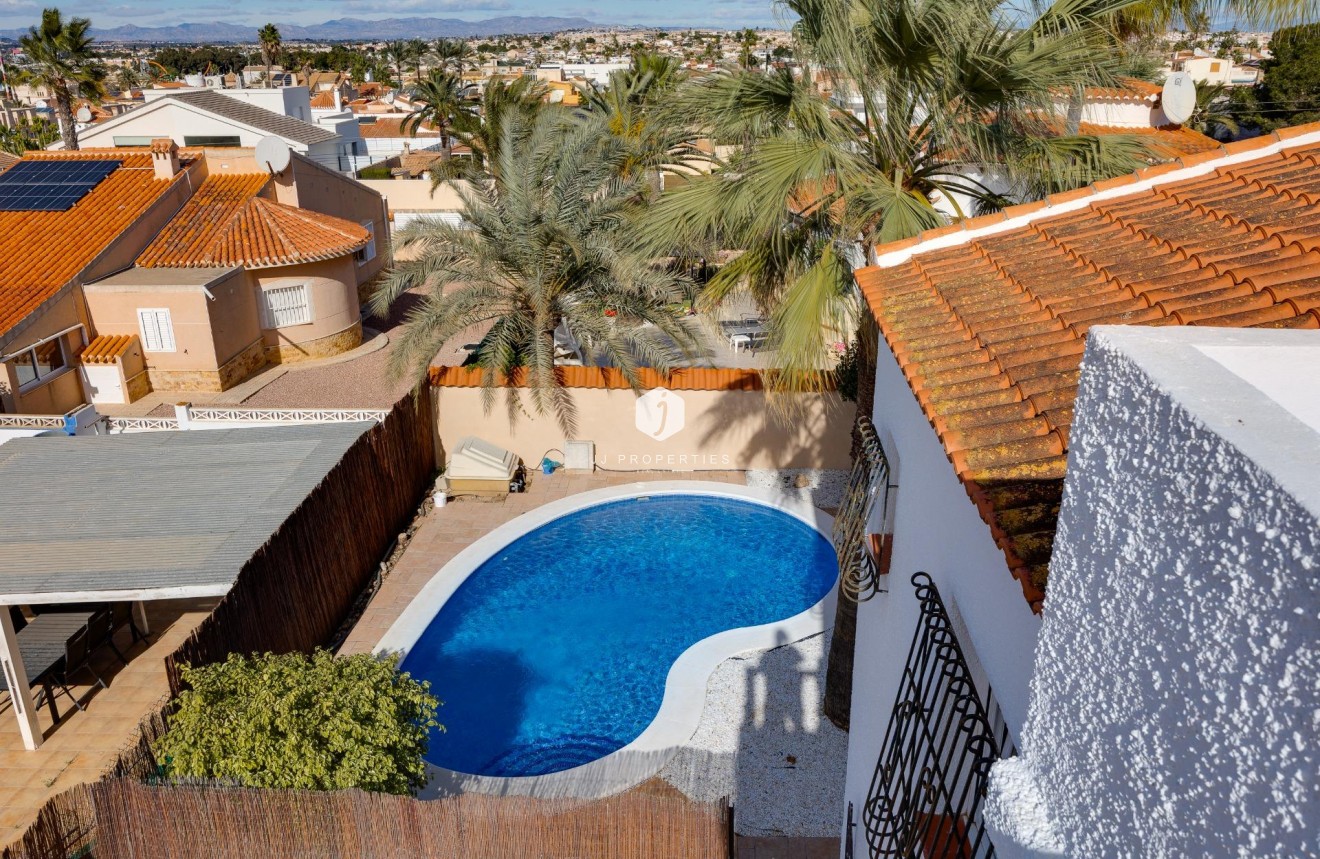 Aus zweiter Hand - Villa -
Torrevieja - La Siesta - El Salado - Torreta