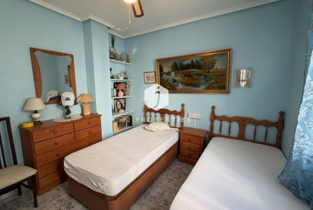 Z drugiej ręki - Mieszkanie w bloku -
Torrevieja - Costa Blanca