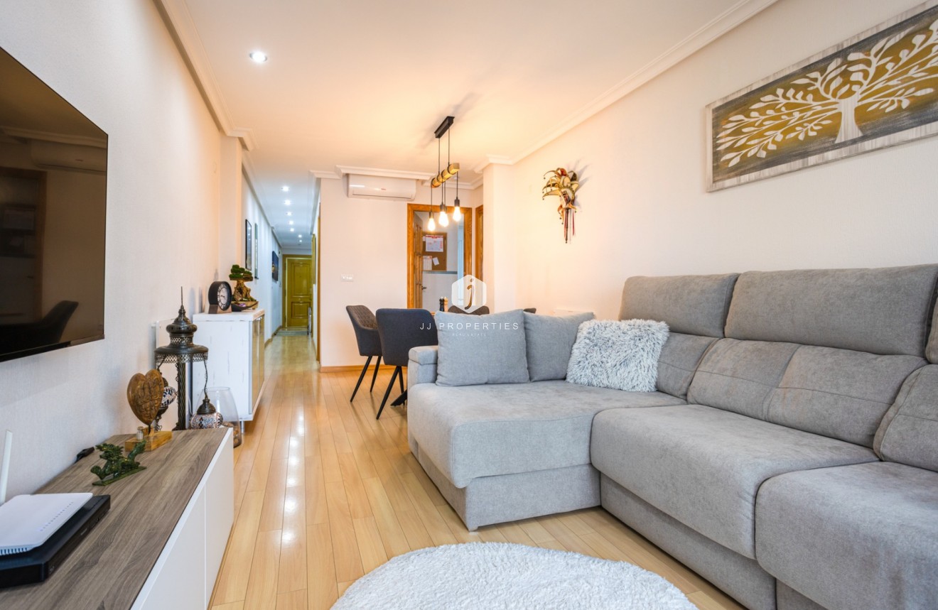 Z drugiej ręki - Mieszkanie w bloku -
Los Montesinos - Costa Blanca