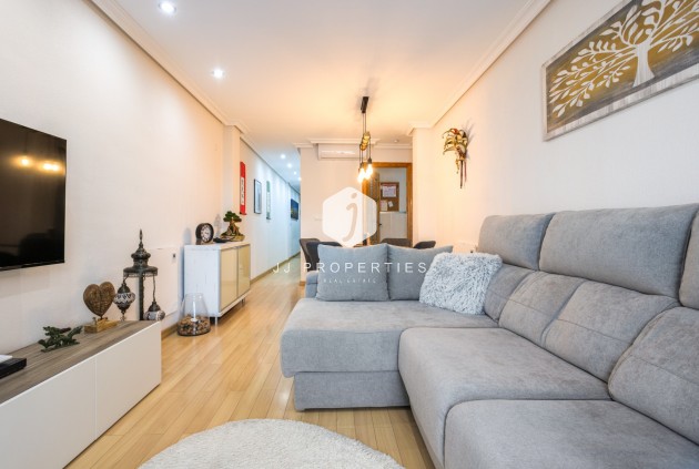 Z drugiej ręki - Mieszkanie w bloku -
Los Montesinos - Costa Blanca