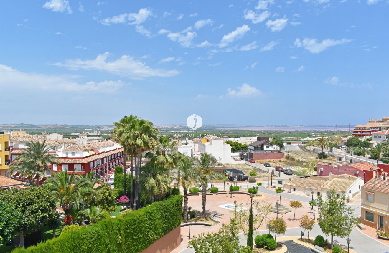 Z drugiej ręki - Mieszkanie w bloku -
San Miguel de Salinas - Inland