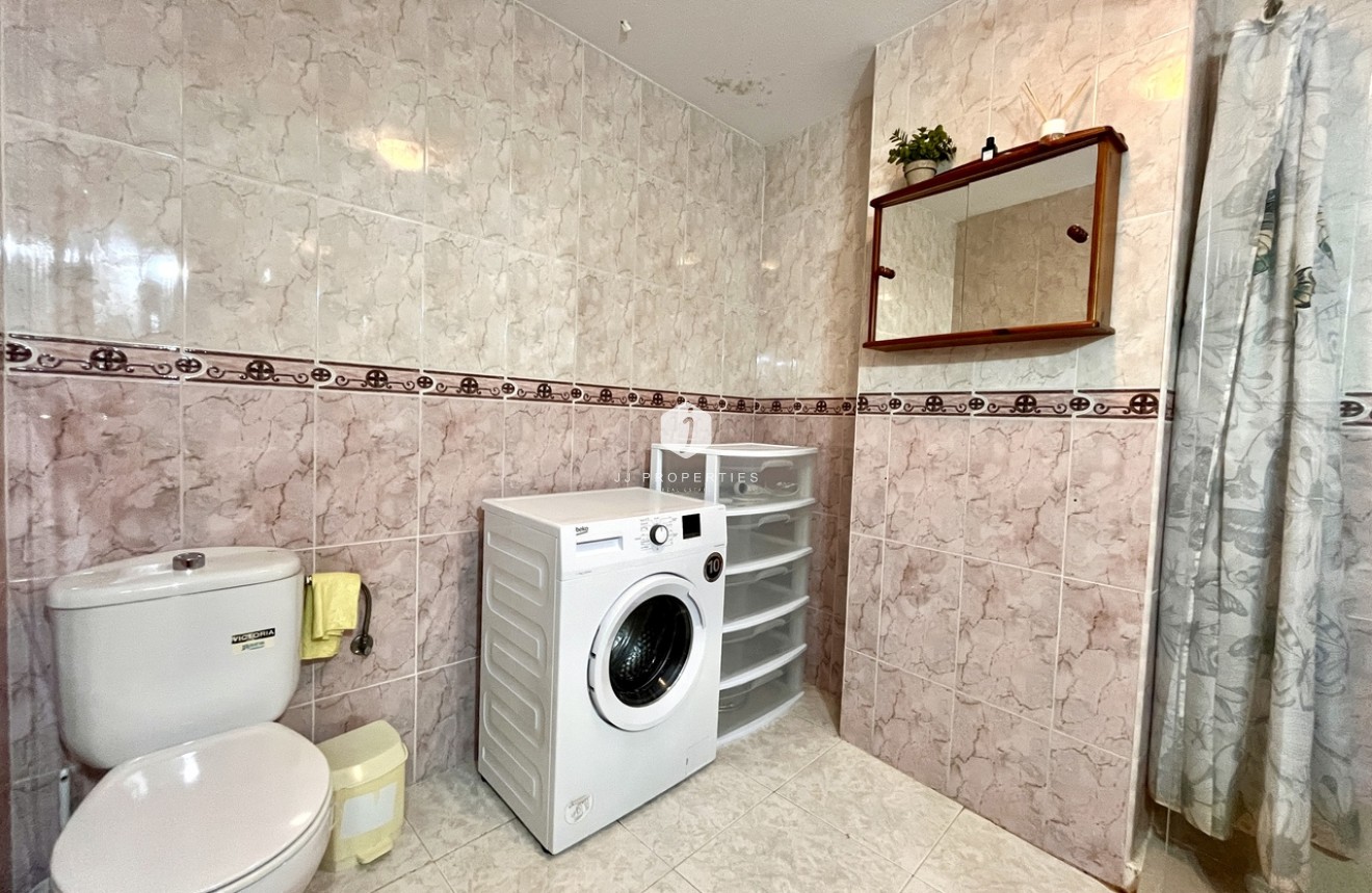 Z drugiej ręki - Mieszkanie w bloku -
San Miguel de Salinas - Inland