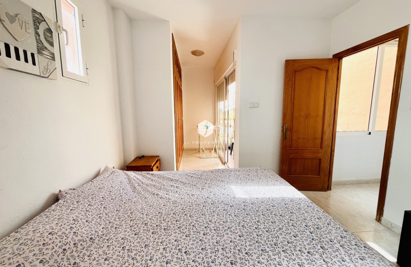 Z drugiej ręki - Mieszkanie w bloku -
San Miguel de Salinas - Inland